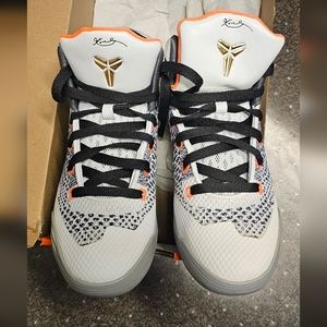 Kobe 9 Elite High Fundamentals Basketball Shoe - Size 4Y - Women's size 5.5